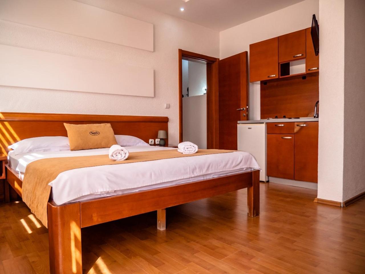Apartments Bonita Ulcinj Bagian luar foto